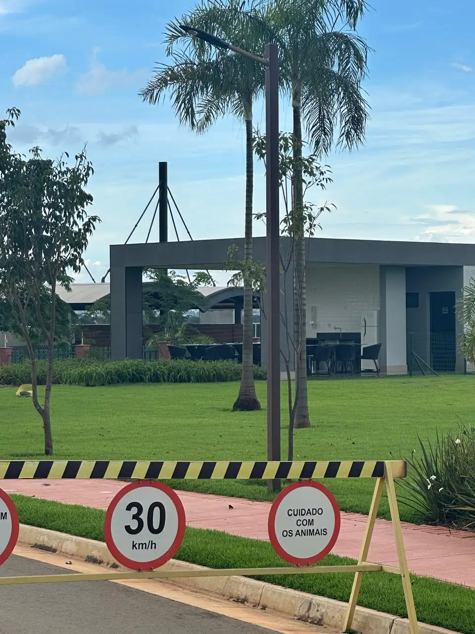 Imagem do imóvel 1 de 4 (+1 ocultas)