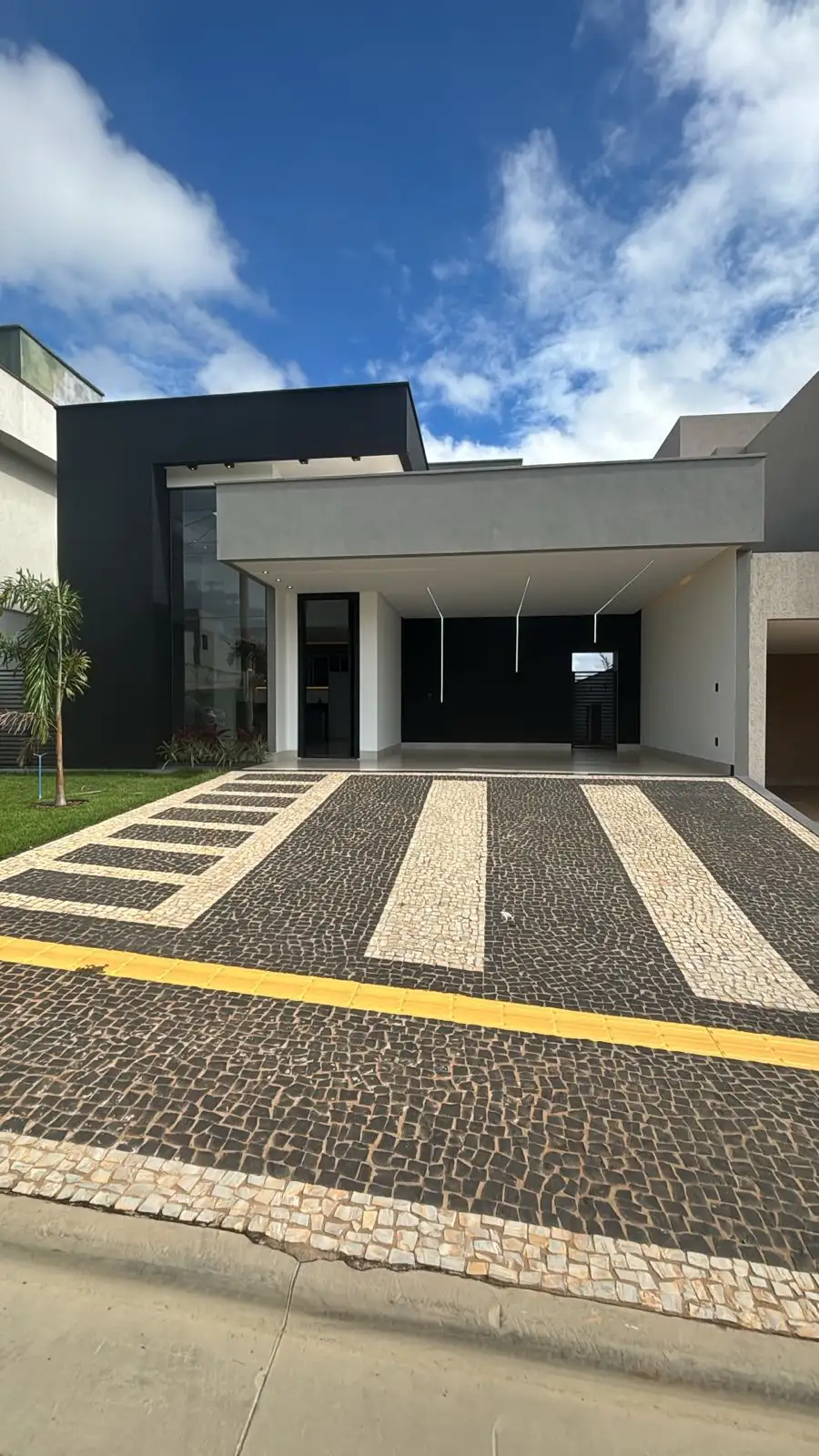Imagem do imóvel 1 de 19 (+1 ocultas)