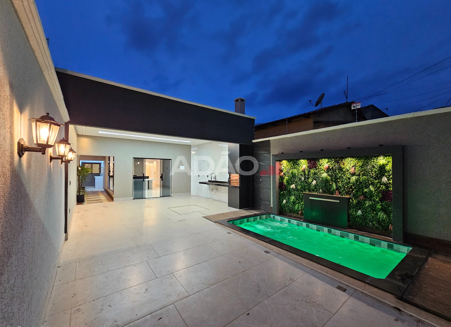 Residencial das Acácias Casa de Rua com 3 Quarto(s) e 2 banheiro(s) à Venda, 144.00 por R$ 750000.00 no setor Residencial das Acácias AU42253
