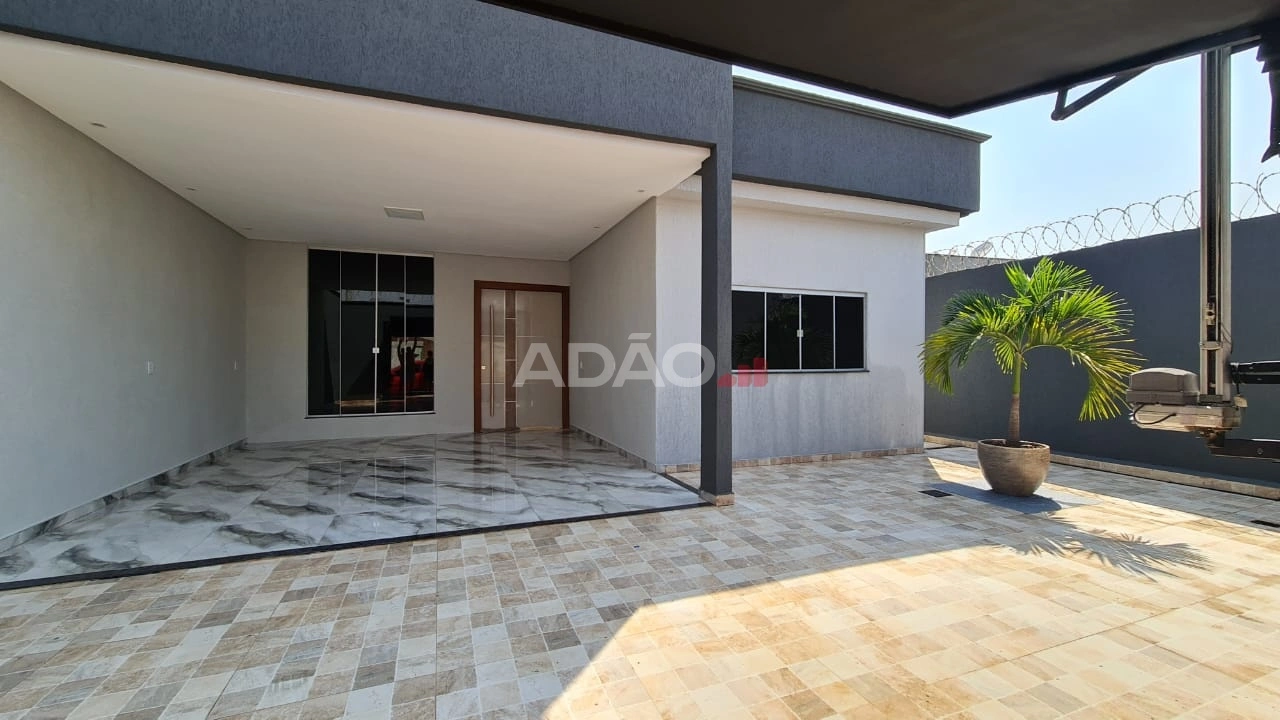 Casa Térreo Recanto das Emas, R.EMA1 Casa de Rua com 3 Quarto(s) e 1 banheiro(s) à Venda, 180.00 por R$ 680000.00 no setor Residencial Recanto das Emas AD35152
