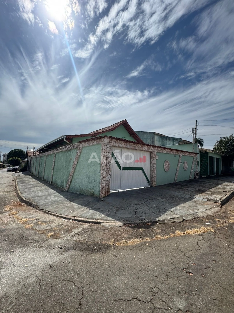 Vila Novo Horizonte 3/4 sendo 2 suites. Casa de Rua com 3 Quarto(s) e 3 banheiro(s) à Venda, 105.00 por R$ 520000.00 no setor Setor Novo Horizonte VN39262