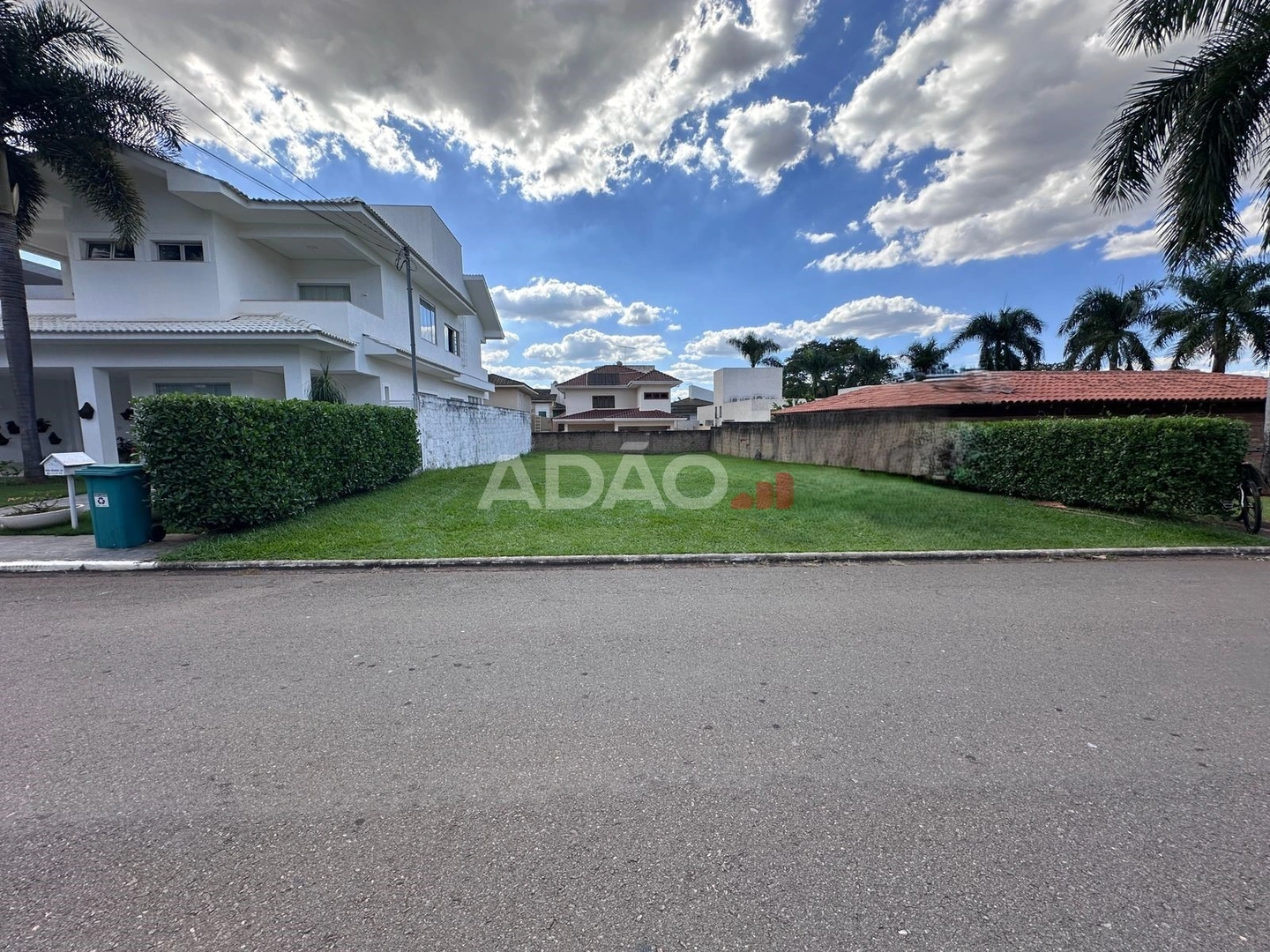 Lote plano de 370 m² no Jardins Madri – condomínio alto padrão Lote à Venda, 370.50 por R$ 950000.00 no setor Jardins Madri AD36811