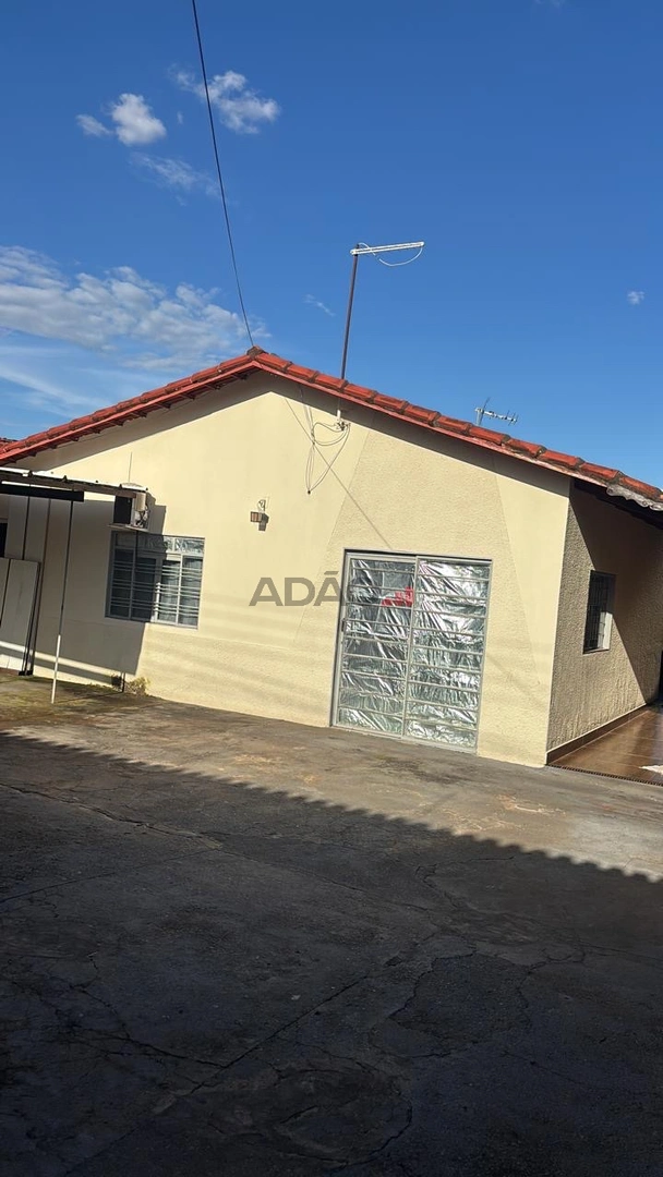 Casa 3/4 com dois Barrações nos Fundos - Jardim Colorado Casa de Rua com 3 Quarto(s) e 1 banheiro(s) à Venda, 360.00 por R$ 530000.00 no setor Jardim Colorado MS42612