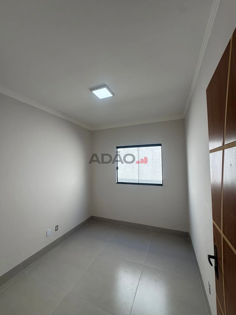 Casa a venda Laranjeiras Casa de Rua com 2 Quarto(s) e 2 banheiro(s) à Venda, 0.01 por R$ 350000.00 no setor Parque das Laranjeiras MS42389