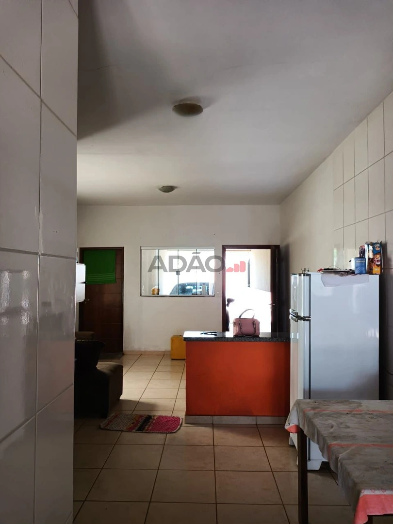 CASA TERREA Casa de Rua com 3 Quarto(s) e 2 banheiro(s) à Venda, 97.68 por R$ 330000.00 no setor Residencial São Leopoldo MS40981