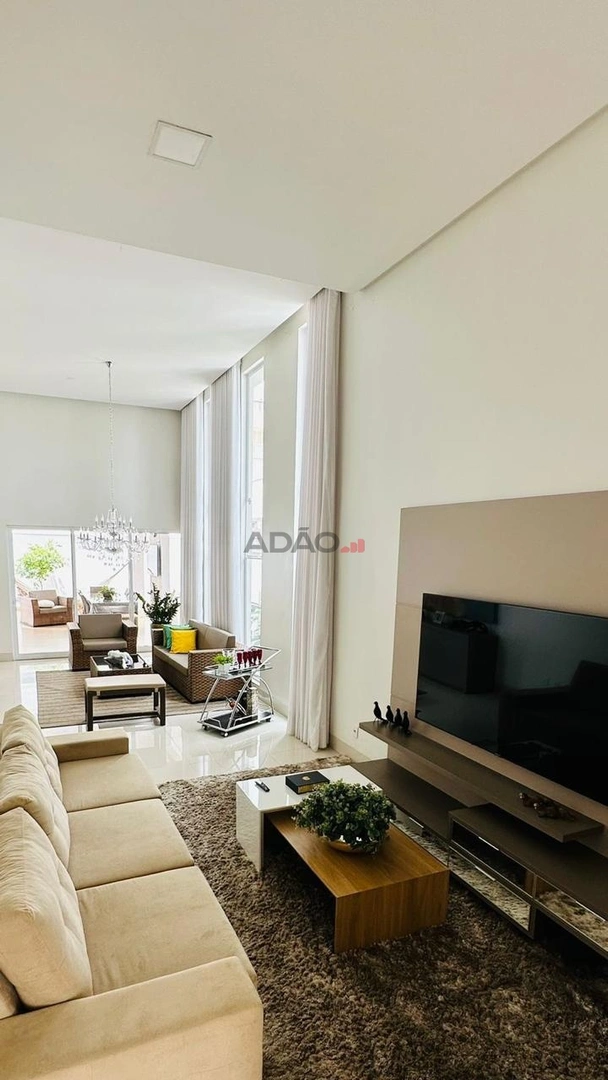 Ágio Casa Lisboa Casa em Condomínio com 3 Quarto(s) e 2 banheiro(s) à Venda, 200.00 por R$ 1900000.00 no setor Jardins Lisboa AD26969