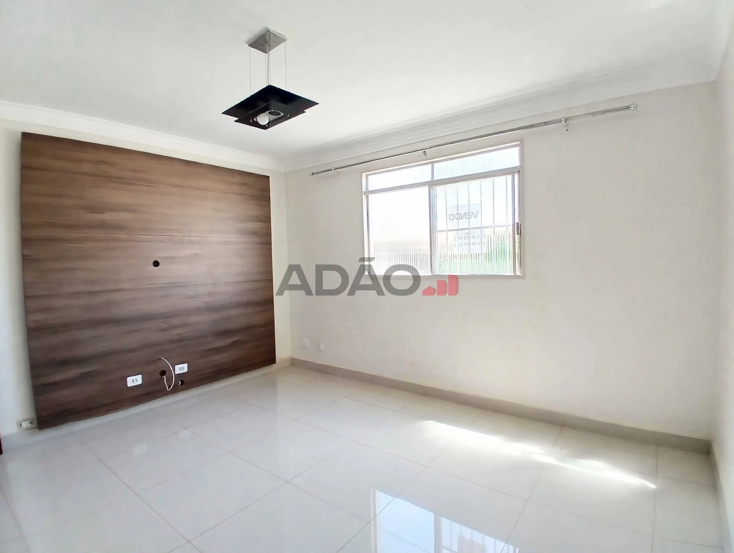 Apartamento no 1º andar, 3 quartos com armários, Condomínio Guarujá Parque, Setor Sudoeste Goiânia. Apartamento com 3 Quarto(s) e 2 banheiro(s) à Venda, 82.00 por R$ 310000.00 no setor Setor Sudoeste VN43794