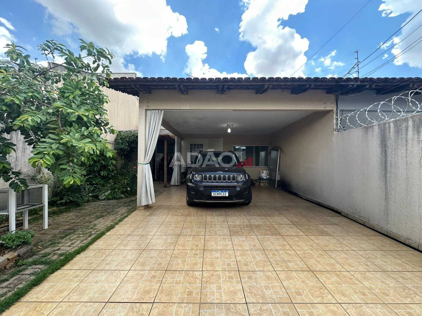 CASA NO JARDIM AMERICA Casa de Rua com 3 Quarto(s) e 2 banheiro(s) à Venda, 123.30 por R$ 790000.00 no setor Jardim América AD34684