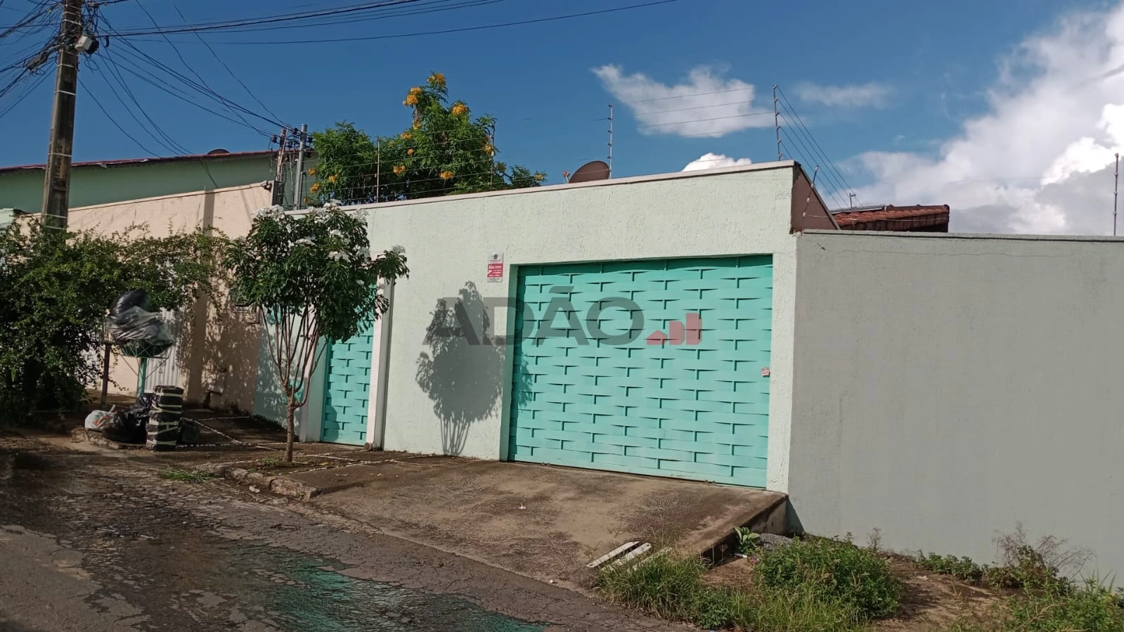 Casa 03 quartos e com churrasqueira 120m2 em Vila Nossa Senhora Aparecida , Goiânia Casa de Rua com 3 Quarto(s) e 5 banheiro(s) à Venda, 120.00 por R$ 650000.00 no setor Vila Nossa Senhora Aparecida AU36789