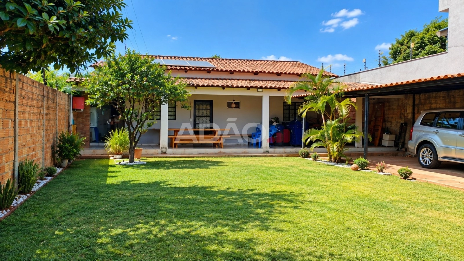Casa à Venda com 3 Quartos, Suíte e Energia Solar no Jardim Europa – Goiânia Casa de Rua com 3 Quarto(s) e 2 banheiro(s) à Venda, 120.00 por R$ 720000.00 no setor Jardim Europa SL42687
