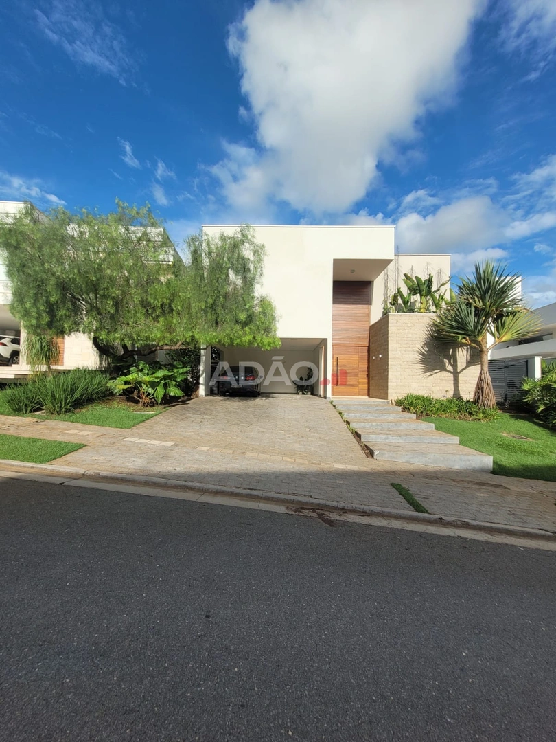 Sobrado em Condomínio Alphaville Araguaia Sobrado com 4 Quarto(s) e 5 banheiro(s) à Venda, 490.54 por R$ 4650000.00 no setor Alphaville Flamboyant Residencial Araguaia MS37519