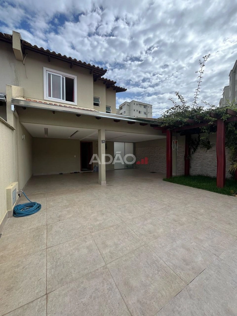 Casa Térrea Moderna em Condomínio Fechado com Piscina Aquecida e Energia Solar no Flora Park II Casa em Condomínio com 3 Quarto(s) e 2 banheiro(s) à Venda, 195.00 por R$ 735000.00 no setor Jardim Belo Horizonte AU35892