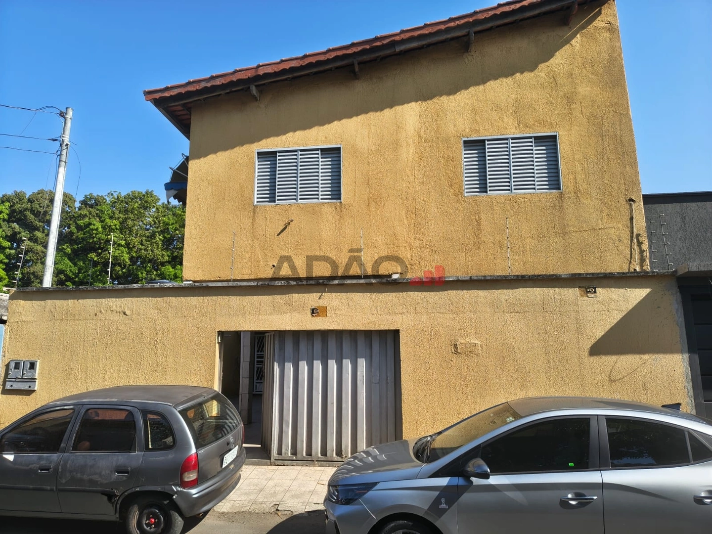 casa mais sobrado setor são josé (somente avista) Casa de Rua com 5 Quarto(s) e 3 banheiro(s) à Venda, 300.00 por R$ 350000.00 no setor Setor São José MS42343
