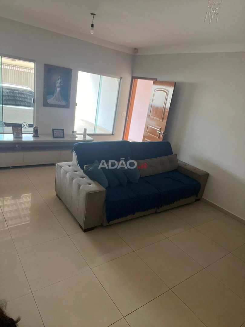 Casa próxima ao Passeio das Águas Shopping Casa de Rua com 3 Quarto(s) e 3 banheiro(s) à Venda, 300.00 por R$ 840000.00 no setor Residencial Humaitá AX27346