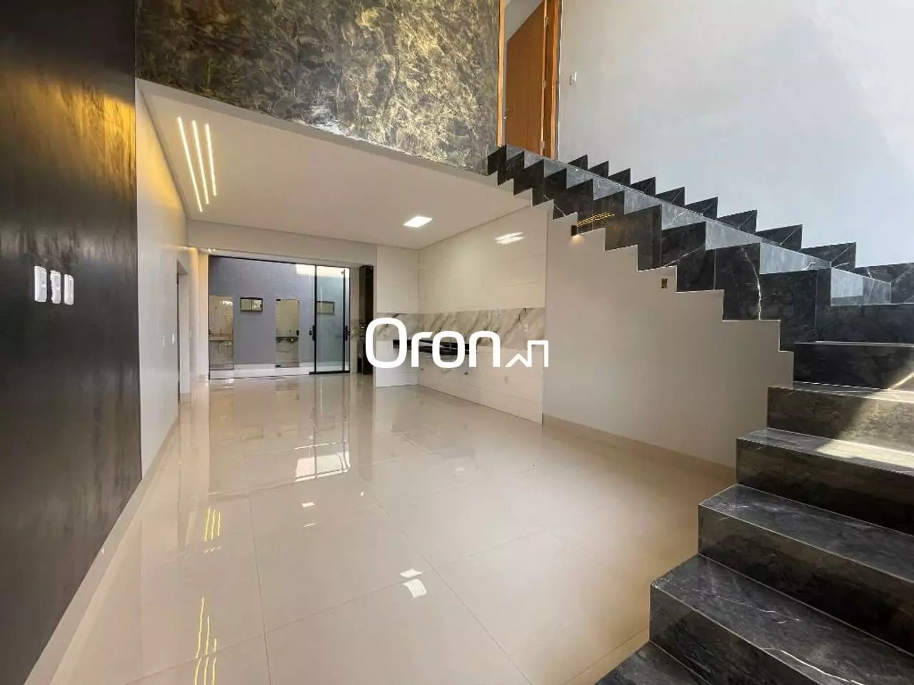Sobrado à venda, 200 m² por R$ 699.000,00 - Residencial Elizene Santana - Goiânia/GO