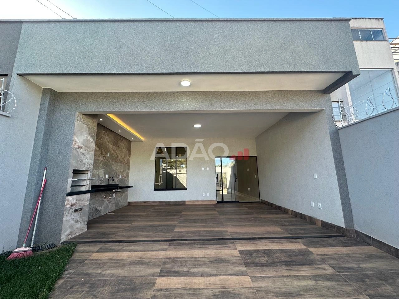 Casa Parque as Amendoeiras, Goiânia - 3 Quartos Casa de Rua com 3 Quarto(s) e 2 banheiro(s) à Venda, 130.00 por R$ 750000.00 no setor Parque das Amendoeiras AX40660