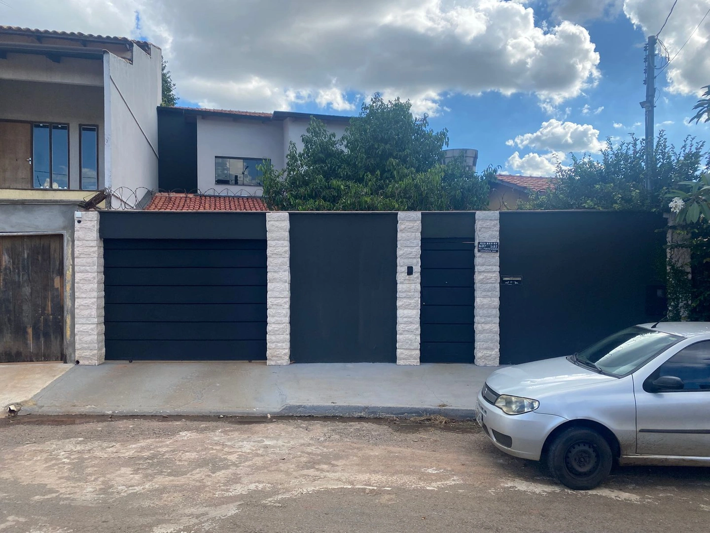 SOBRADO 4 SUÍTES RES. PORTO SEGURO Sobrado com 4 Quarto(s) e 7 banheiro(s) à Venda, 217.00 por R$ 850000.00 no setor Residencial Porto Seguro AD35364