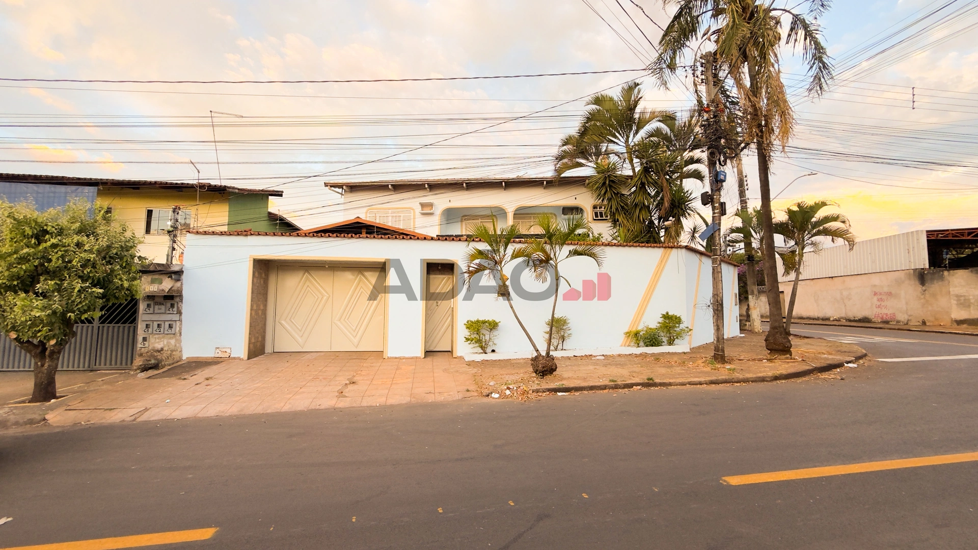 SOBRADO - URIAS MAGALHAES Sobrado com 5 Quarto(s) e 2 banheiro(s) à Venda, 467.00 por R$ 800000.00 no setor Setor Urias Magalhães AU41633