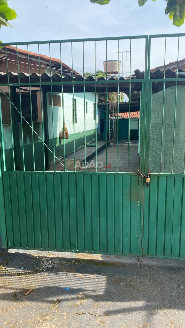 1 CASA COM 3 BARRACÃO BALNEARIO MEIA PONTE Casa de Rua com 2 Quarto(s) e 1 banheiro(s) à Venda, 330.00 por R$ 270000.00 no setor Jardim Balneário Meia Ponte MS7961