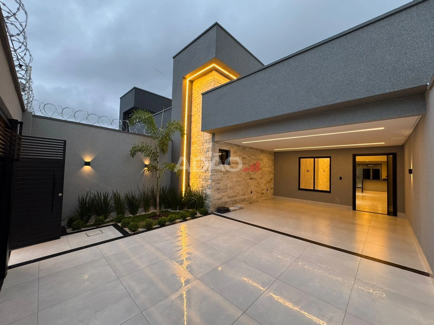 Casa Jardim Atlantico Casa de Rua com 3 Quarto(s) e 4 banheiro(s) à Venda, 155.00 por R$ 940000.00 no setor Jardim Atlântico AD35456