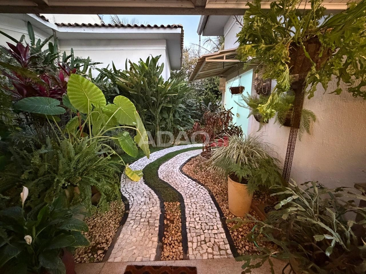 Mansão no Portal do Sol Casa em Condomínio com 5 Quarto(s) e 6 banheiro(s) à Venda, 384.46 por R$ 3200000.00 no setor Loteamento Portal do Sol I AP41943