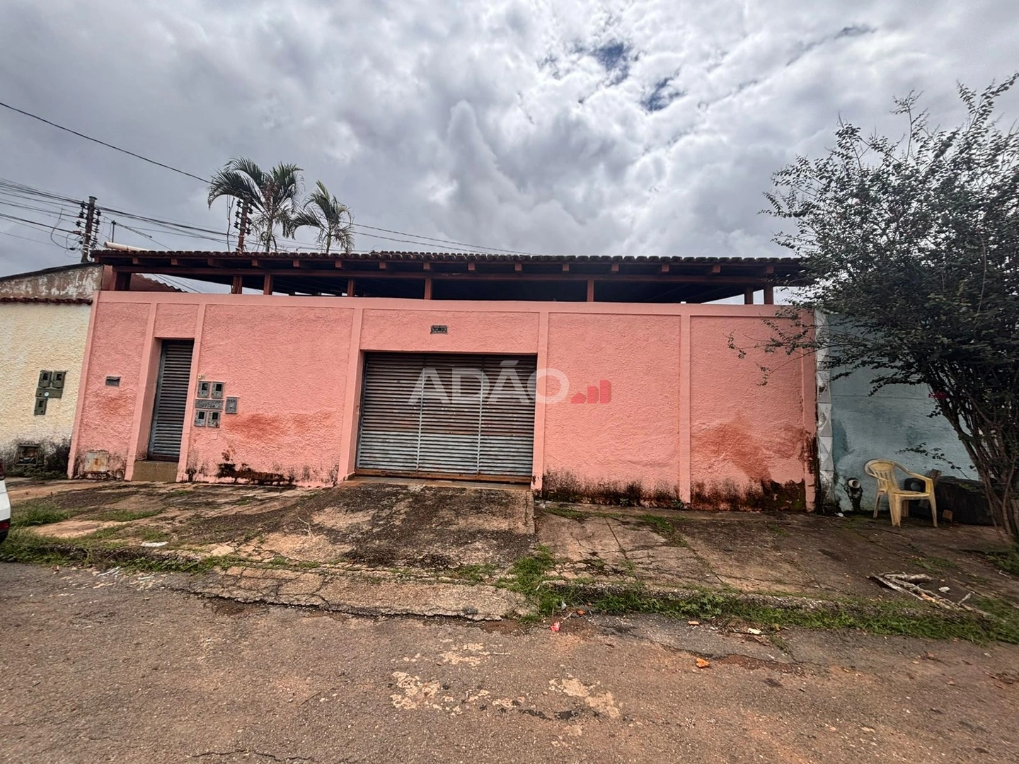 Casa Urias Magalhães Casa de Rua com 3 Quarto(s) e 2 banheiro(s) à Venda, 360.00 por R$ 550000.00 no setor Setor Urias Magalhães AD25804