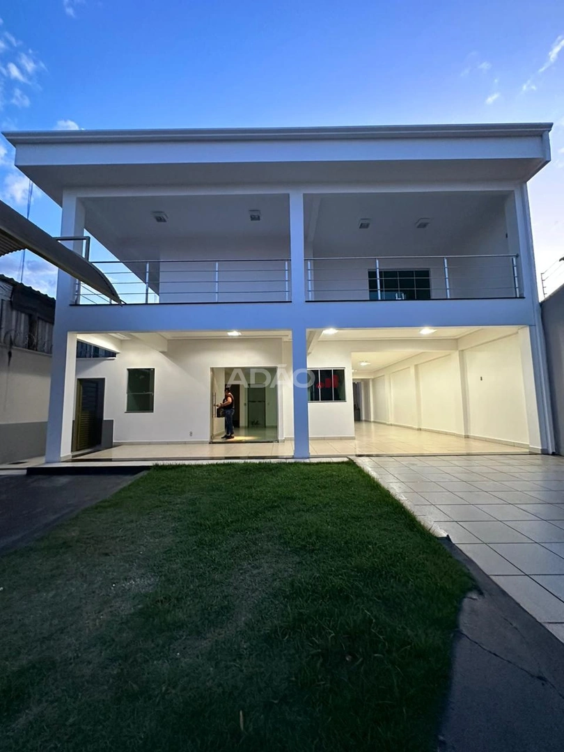Parque das Amendoeiras Sobrado com 4 Quarto(s) e 4 banheiro(s) à Venda, 300.00 por R$ 1700000.00 no setor Parque das Amendoeiras AX16345