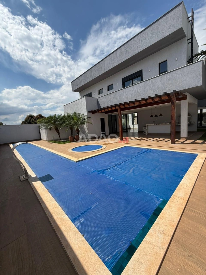 SOBRADO PORTAL DO SOL GOLFE GREEN Sobrado com 4 Quarto(s) e 5 banheiro(s) à Venda, 268.14 por R$ 2650000.00 no setor Residencial Goiânia Golfe Clube AU37234