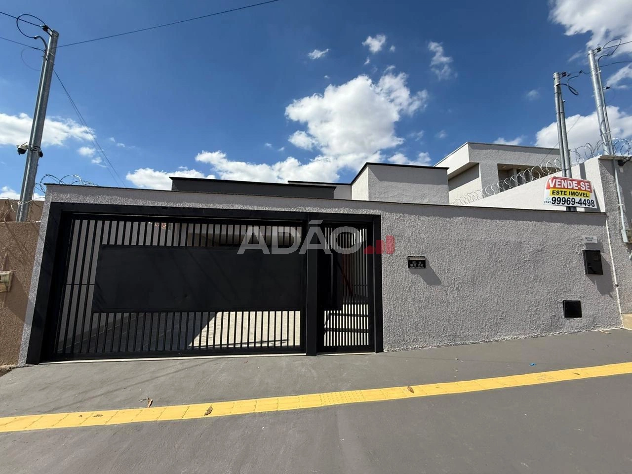 Casa à venda no Condominio Fonte das Esmeraldas. Casa em Condomínio com 4 Quarto(s) e 5 banheiro(s) à Venda, 230.00 por R$ 830000.00 no setor Condomínio das Esmeraldas AD42981