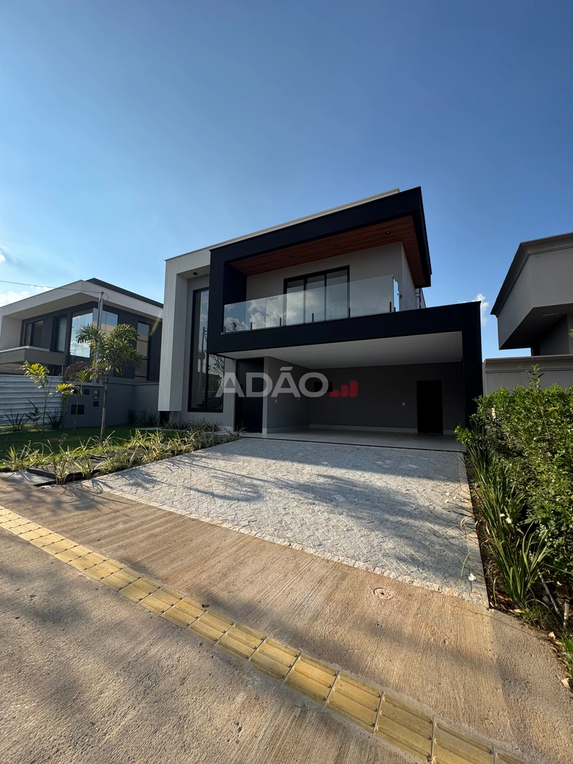 SOBRADO ALTO PADRÃO- VILLAGIO TOSCANA Casa em Condomínio com 4 Quarto(s) e 5 banheiro(s) à Venda, 244.00 por R$ 2450000.00 no setor Residencial Villagio Toscana VN42833