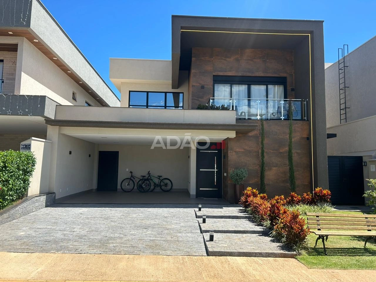 Sobrado 4 quartos + Home Office no Villagio Toscana Mobiliado e Decorado Casa em Condomínio com 4 Quarto(s) e 5 banheiro(s) à Venda, 242.00 por R$ 3100000.00 no setor Residencial Villagio Toscana VN35353