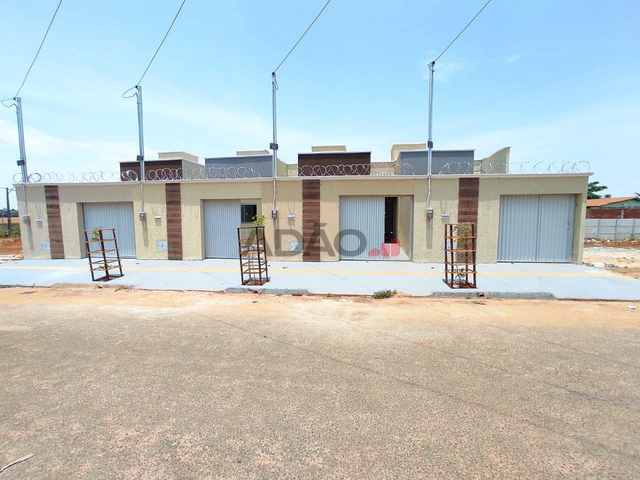 Casa Buena Vista Casa de Rua com 1 Quarto(s) e 2 banheiro(s) à Venda, 46.81 por R$ 180000.00 no setor Residencial Buena Vista III UN40709