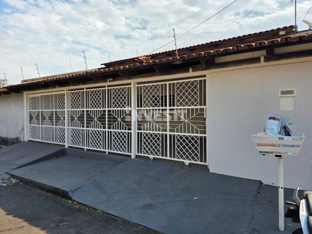 Casa com 3 dormitórios para alugar, 250 m² por R$ 3.000/mês - Setor Goiânia 2 - Goiânia/GO