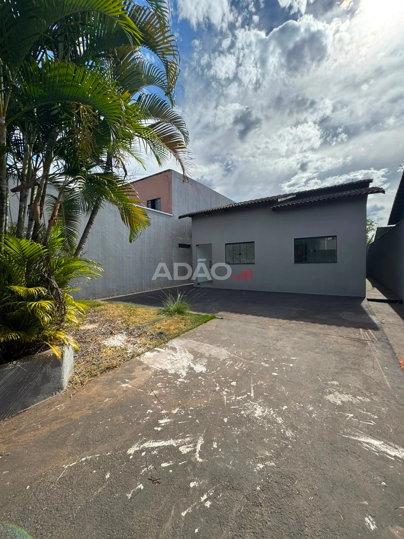 Casa com 3 quartos, 1 suíte e quintal no Residencial Canadá Casa de Rua com 3 Quarto(s) e 2 banheiro(s) à Venda, 96.50 por R$ 550000.00 no setor Residencial Canadá SL40858
