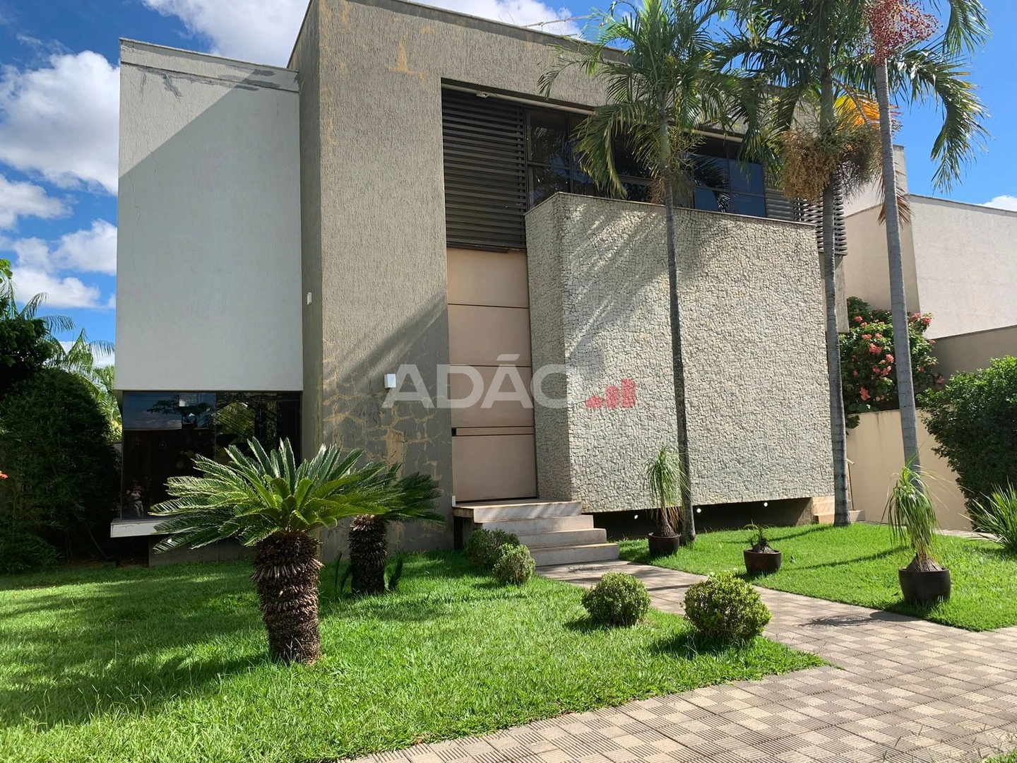 Sobrado Triplex no Alphaville Araguaia - Goiania - Goias Casa de Rua com 5 Quarto(s) e 6 banheiro(s) à Venda, 383.00 por R$ 4500000.00 no setor Alphaville Flamboyant Residencial Araguaia SL36633