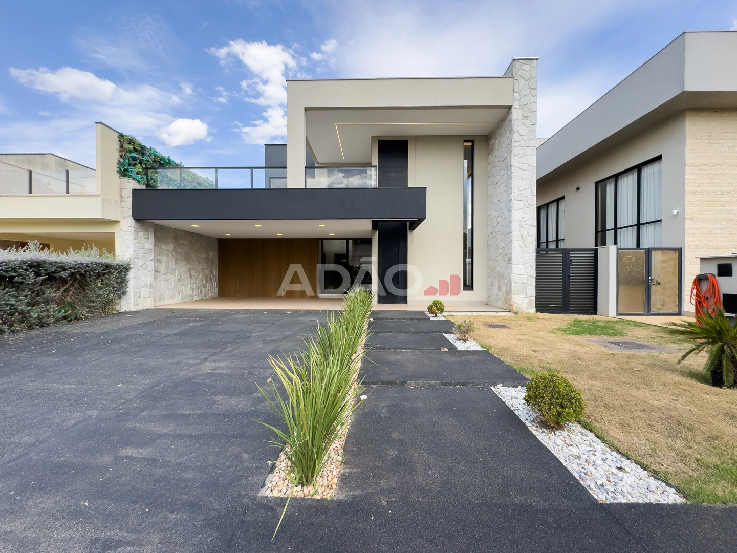 Casa no Portal do Sol Green Casa em Condomínio com 3 Quarto(s) e 4 banheiro(s) à Venda, 320.00 por R$ 2700000.00 no setor Residencial Goiânia Golfe Clube AP42624