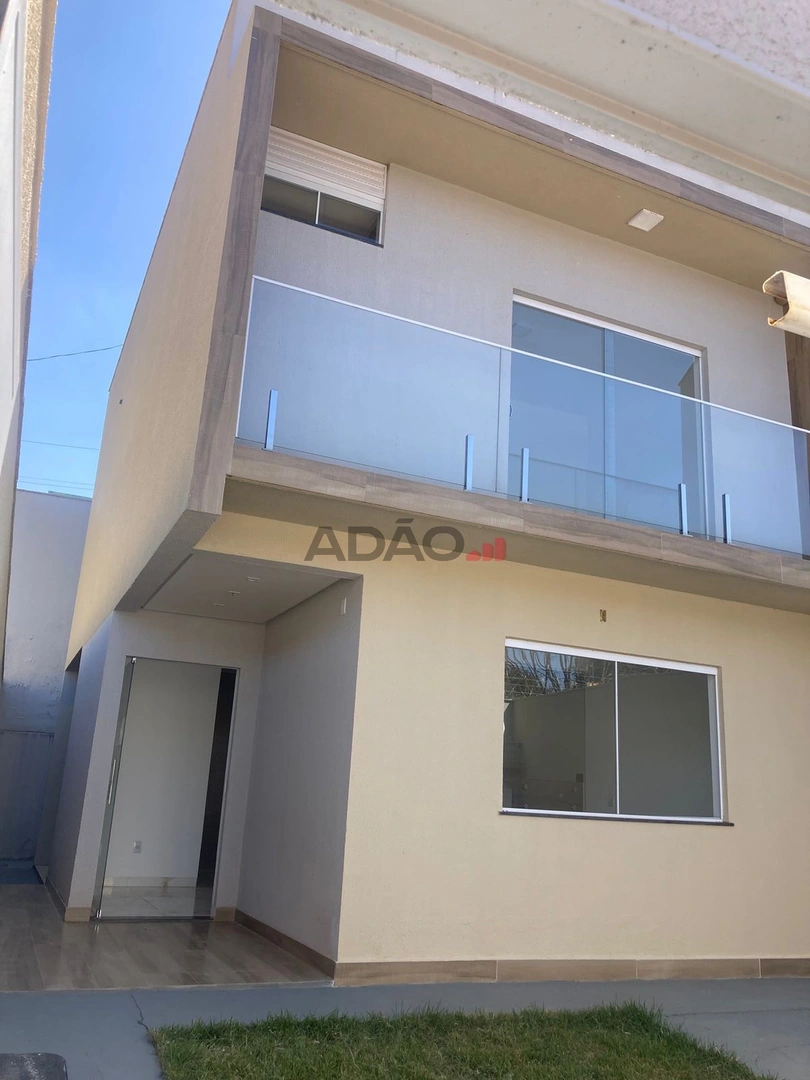 Sobrado à Venda no Recando do Bosque - 3/4 Sendo 2 Suítes Sobrado com 3 Quarto(s) e 2 banheiro(s) à Venda, 86.62 por R$ 390000.00 no setor Residencial Recanto do Bosque MS42383