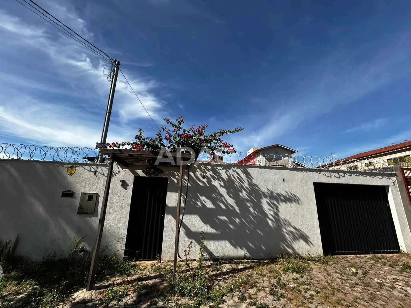 Imagem do imóvel 1 de 28 (+1 ocultas)