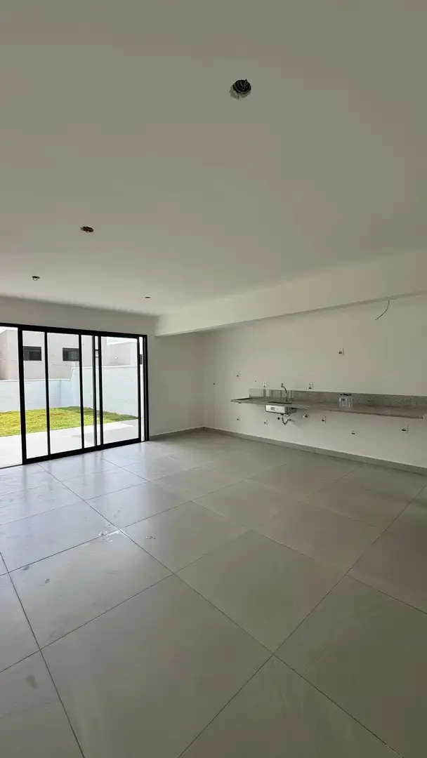 Imagem do imóvel 1 de 10 (+1 ocultas)