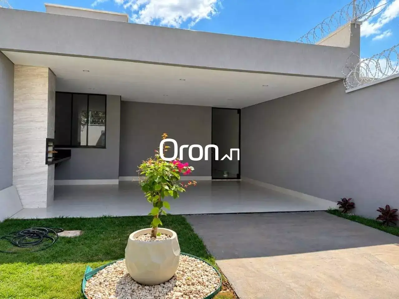 Imagem do imóvel 1 de 8 (+1 ocultas)