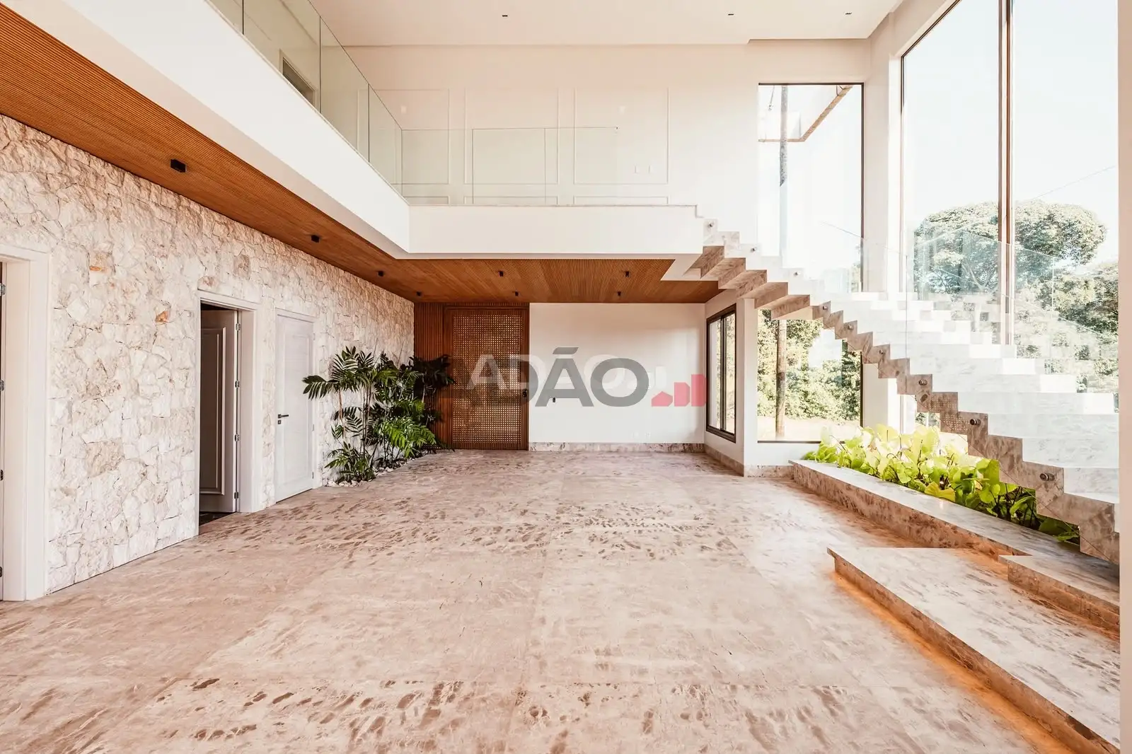Imagem do imóvel 1 de 13 (+1 ocultas)
