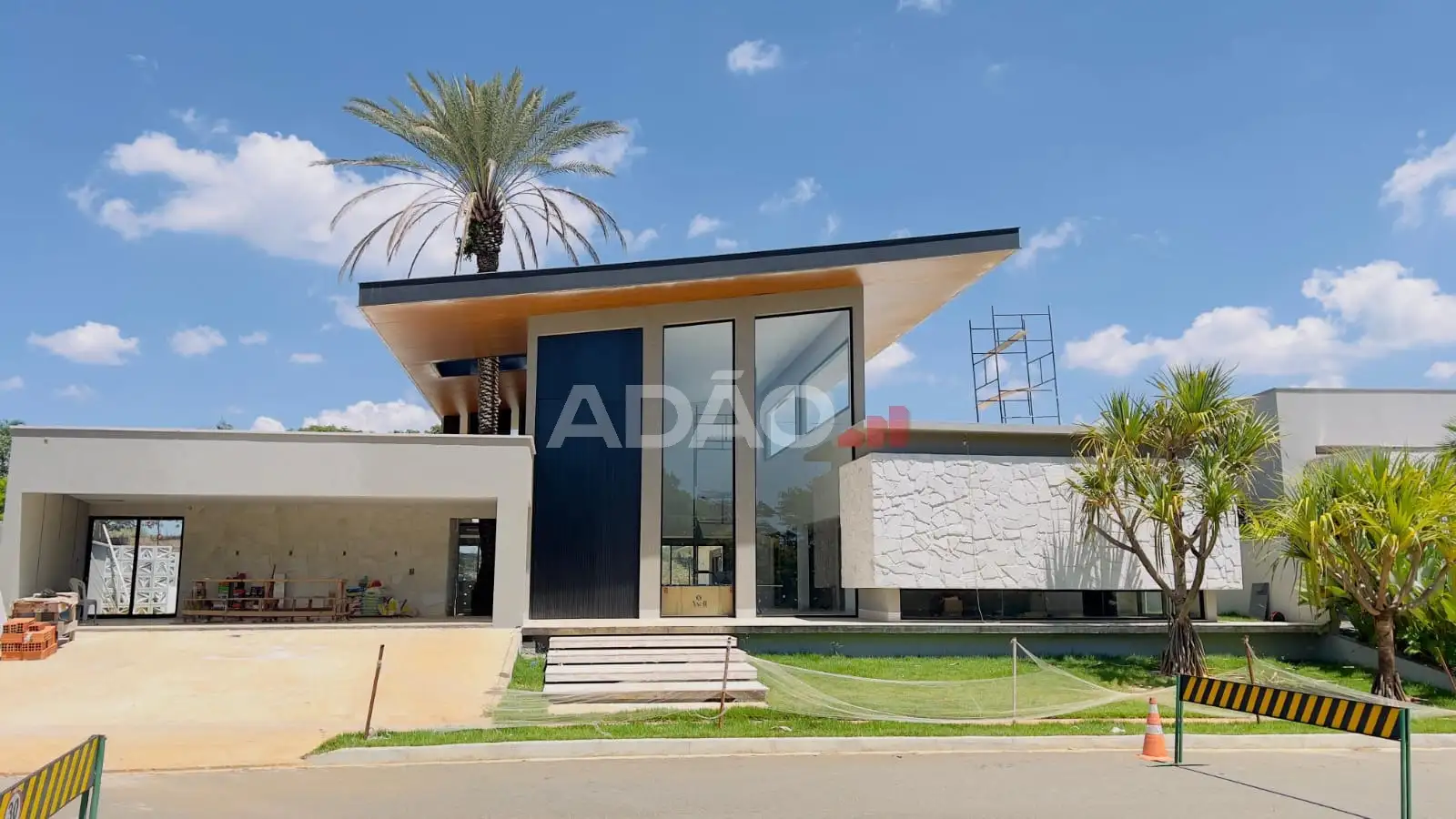 Imagem do imóvel 1 de 18 (+1 ocultas)