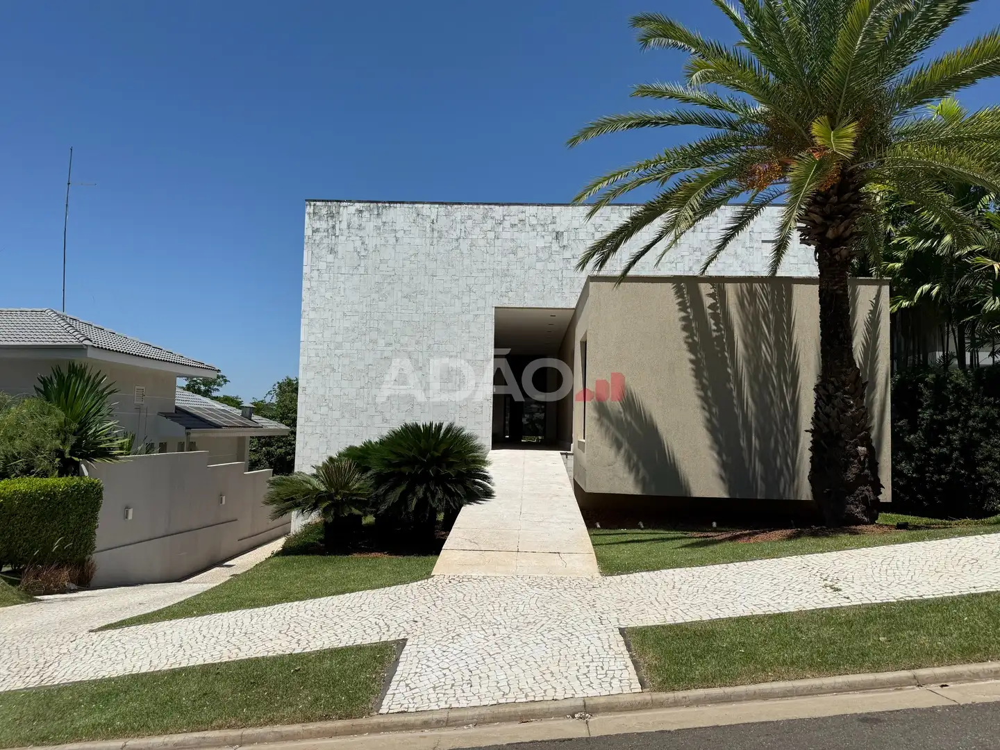 Imagem do imóvel 1 de 29 (+1 ocultas)